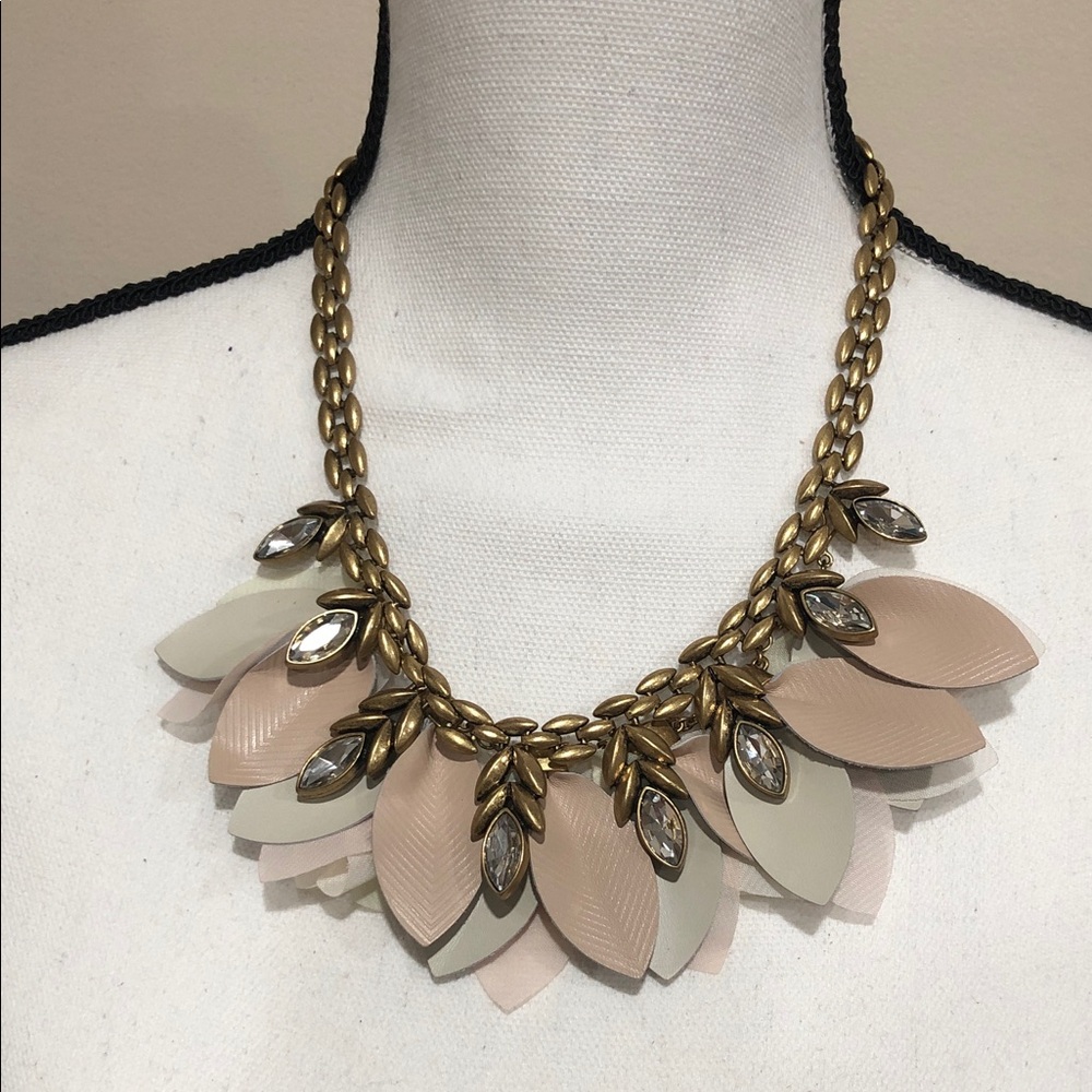 Stella & Dot Birdie Gold and Cream Leaf Necklace
